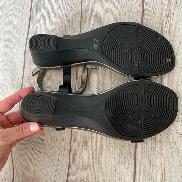 Bandolino women 8.5 open toe wedge sandals w/back strap closure black & silver - Picture 8 of 10